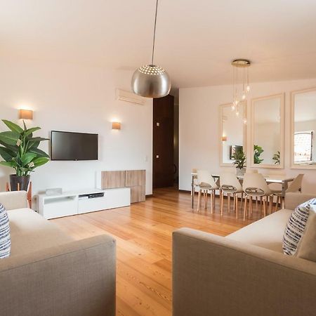 Alfama Modern Two-Bedroom Apartment W/ River View And Parking - By Lu Holidays Лісабон Екстер'єр фото