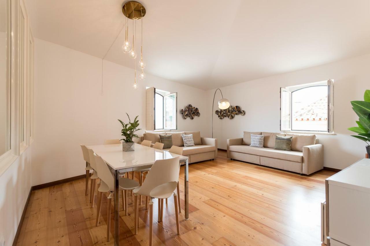 Alfama Modern Two-Bedroom Apartment W/ River View And Parking - By Lu Holidays Лісабон Екстер'єр фото