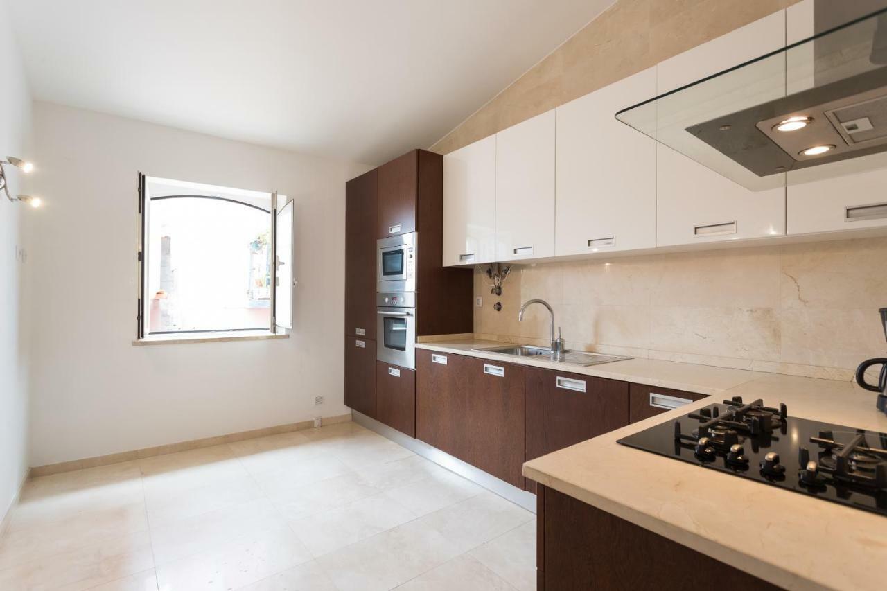 Alfama Modern Two-Bedroom Apartment W/ River View And Parking - By Lu Holidays Лісабон Екстер'єр фото